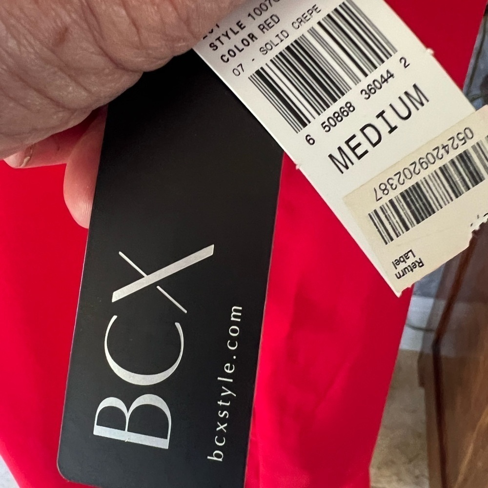 BCX ladies sleeveless button-down top, NWT size medium red - Picture 11 of 11